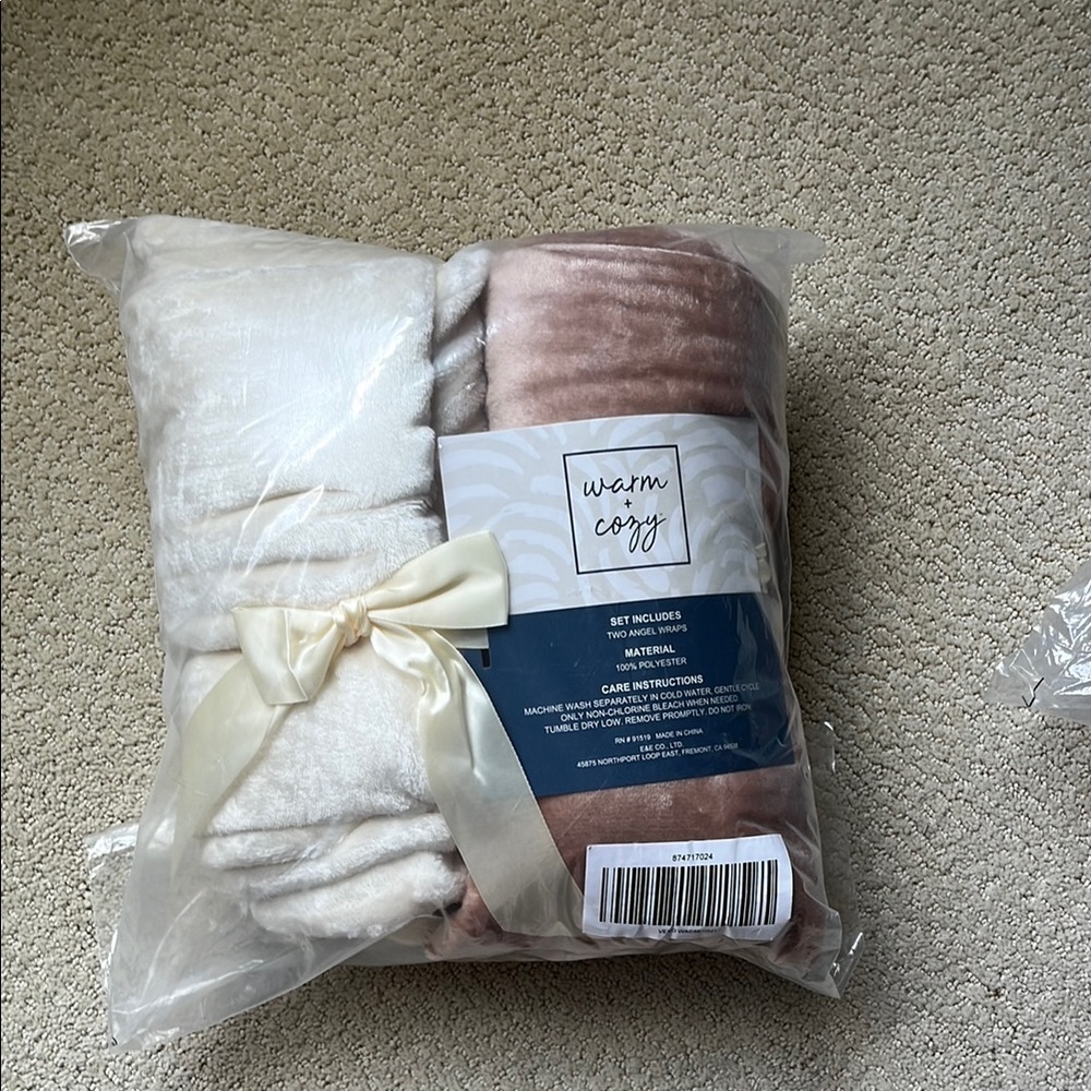 White and Pink Wrap/Blanket Set